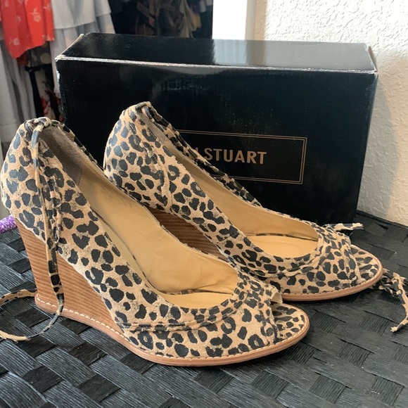 Colin Stuart leopard suede leather wooden wedge. With detachable straps. Size 10 - Picture 3 of 6